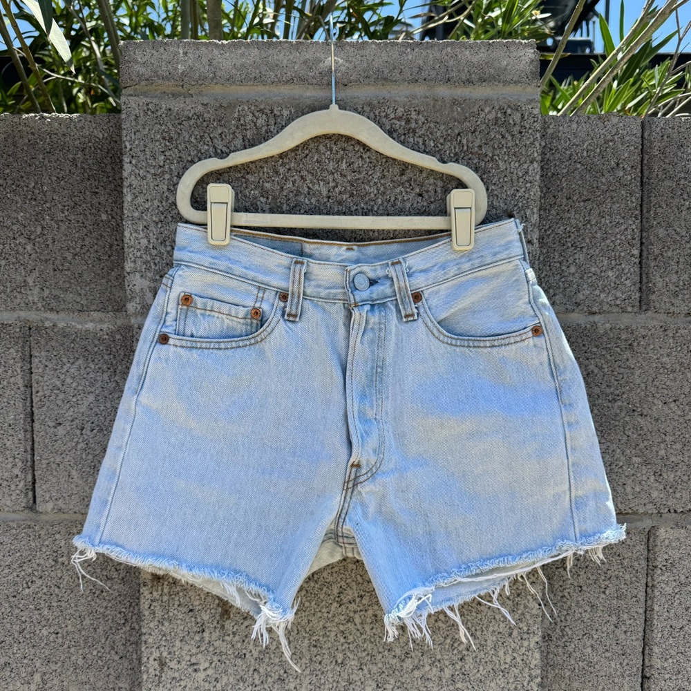 **SOLD**Vintage Levi’s 501 cutoff denim shorts